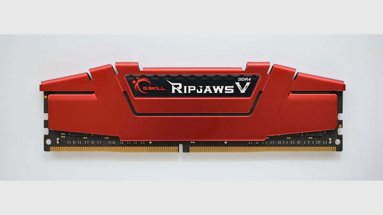Thanh bộ nhớ RAM DDR4 màu đỏ